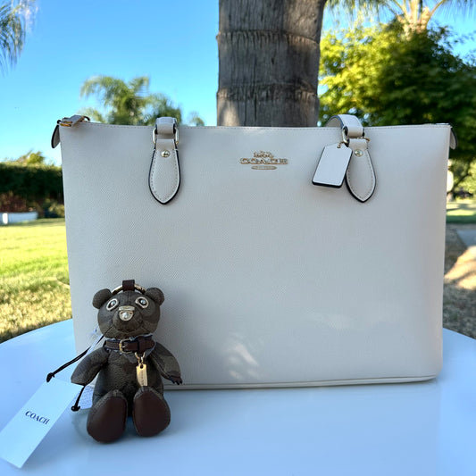 Gallery Tote Bag Lisa
